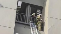 Ada Korban Terjebak dalam Kebakaran Apartemen di Jakbar, Damkar Evakuasi