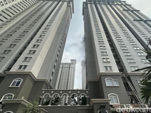 Video: Sumber Kebakaran Apartemen di Jakbar Berasal dari Panel Listrik Basement