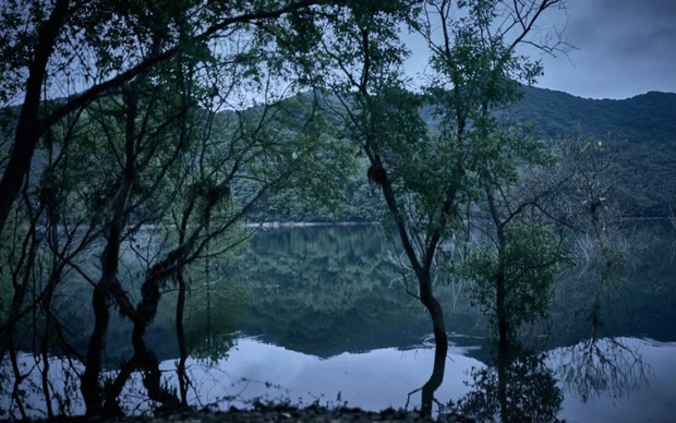 Salmokji: Whispering Water merupakan film yang menyoroti langsung tempat nyata berupa waduk Salmokji di daerah Yesan, Provinsi Chungcheon Selatan.