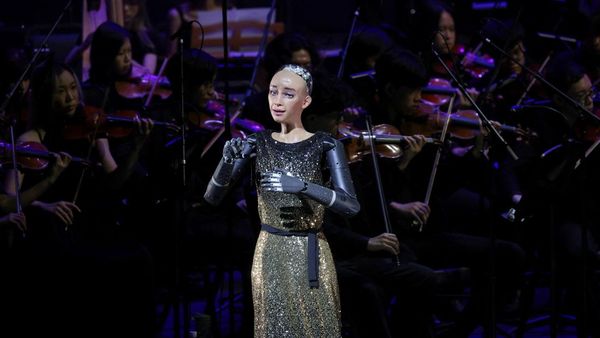 Robot Humanoid Sophia Siap Manggung dengan Orkestra