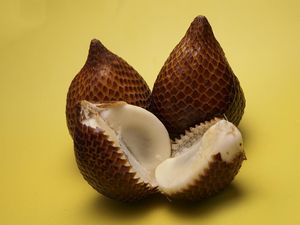 Polling: Buah Apa Saja yang Kulitnya Bisa Dimakan?