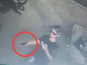 Geng Motor Diduga Bawa Pistol Rusak Kendaraan di Rumah Warga Makassar