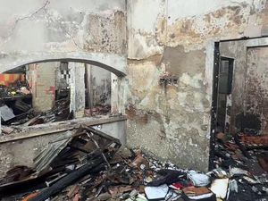 Video: Rumah Anisa Rahma-Anandito Dwis Kebakaran, Diduga Dipicu Lilin