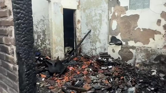 Rumah Anisa Rahma dan Anandito Dwis kebakaran.
