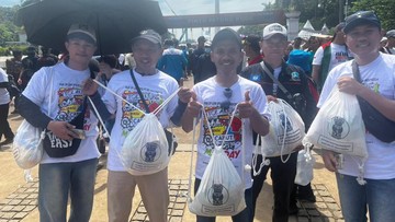 Senangnya Buruh Dapat Hadiah Paket Sembako di May Day 2026