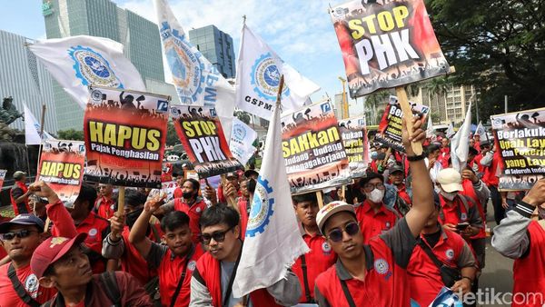 Buruh Tumpah Ruah di Monas, Soroti Upah Murah hingga Ancaman PHK