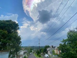 Jonggol Jadi Pusat Perhatian Setelah Muncul Awan Pelangi
