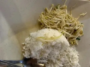 Harga Tak Masuk Akal, Seporsi Tauge Ini Lebih Mahal dari Lauk!