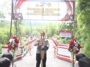Kapolres Kediri Resmikan Jembatan Merah Putih Presisi