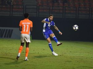 Umpan Kelas Dunia Layvin Kurzawa