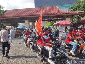 Ribuan Massa Aksi May Day Padati DPRD Sumsel