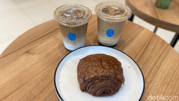 Ngopi di Bleum Coffee PIK yang Jadi Langganan Turis Malaysia