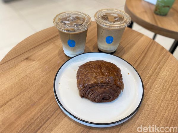 Ngopi di Bleum Coffee PIK yang Jadi Langganan Turis Malaysia