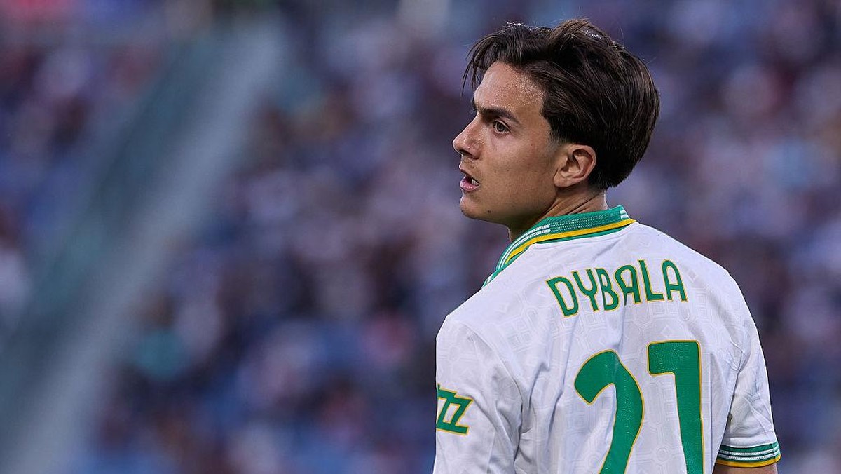 Paulo Dybala memperpanjang kontraknya di AS Roma (Foto: Getty Images/Emmanuele Ciancaglini)