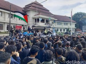 May Day, Kolektif Art Punk Malang Sulap Jalanan Jadi Panggung Aspirasi