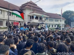 May Day, Kolektif Art Punk Malang Sulap Jalanan Jadi Panggung Aspirasi