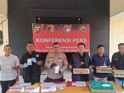 Polisi Jambi Tangkap Penyelundup Ratusan Burung Liar Asal Riau