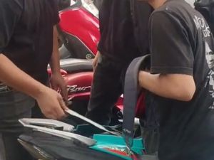 Mahasiswa Ugal-ugalan di Makassar Kepergok Bawa Badik Saat Demo Hari Buruh