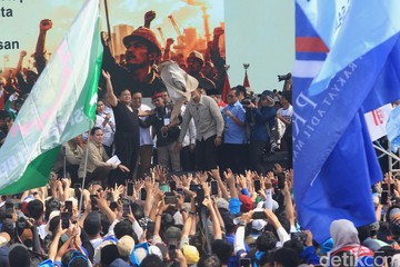 Prabowo Subianto Hadiri Peringatan May Day 2026 di Monas