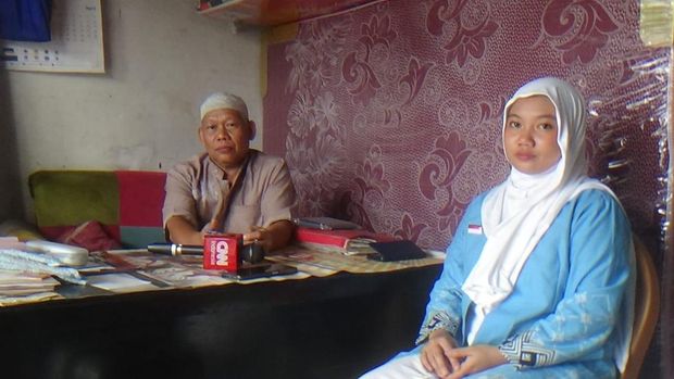 Riski Fauziah jadi calon jemaah haji termuda asal Kota Ambon, Maluku.