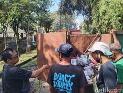 Sejumlah Armada Ditolak Masuk TPA Mandung gegara Sampah Belum Terpilah
