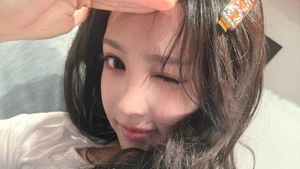 10 Potret Terbaru Tian Xiwei yang Cantik Seperti Boneka