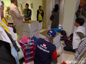 Video Trik Anti-Repot: Jemaah Haji Kirim Oleh-oleh via Kargo Sebelum ke Makkah