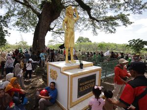 Peringati May Day, Buruh Ziarah ke Makam Marsinah