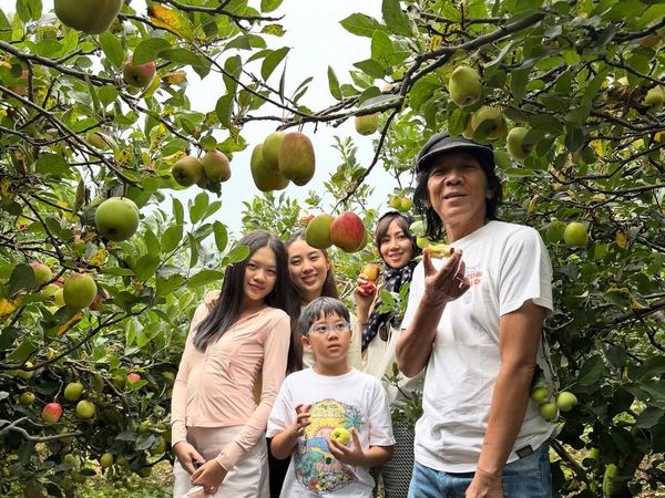 Foto Liburannya Bimbim Slank dan Keluarga di Malang