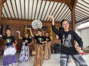 Kisah Guru di Pati Punya Sanggar Seni, Nyambi Jadi Sinden-Cucuk Lampah