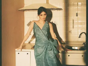 Pesona Han So Hee Bergaun Dior, Visual Aesthetic Bak Bintang Film Klasik
