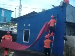 3 Rumah di Gunungputri Bogor Rusak Diterjang Angin Kencang