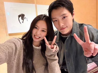 7 Potret Kedekatan Jennie BLACKPINK dan WOODZ, Bestie yang Pernah Satu SD