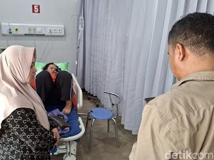 Kondisi 2 Siswi MTsN 1 Bojonegoro yang Ditabrak Avanza Saat Pramuka