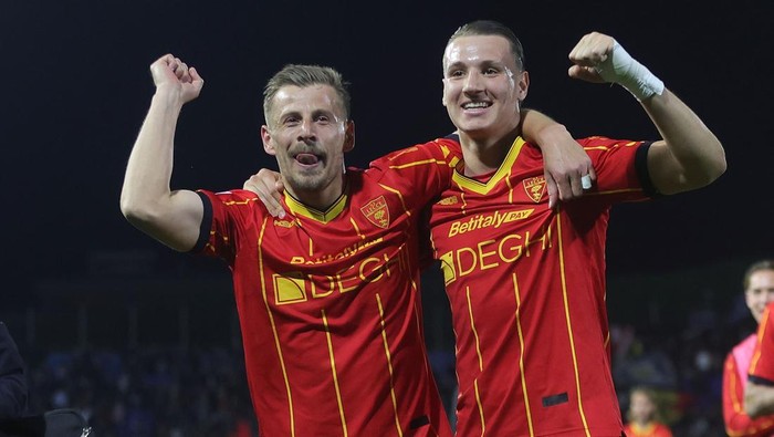 PISA, ITALY - MAY 1: Ylber Ramadani and Francesco Camarda of US Lecce celebrate the victory after the Serie A match between Pisa SC and US Lecce at Arena Garibaldi on May 1, 2026 in Pisa, Italy. (Photo by Gabriele Maltinti/Getty Images)