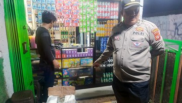 Polisi Razia Miras Ilegal di Ciseeng Bogor, Sita 541 Botol
