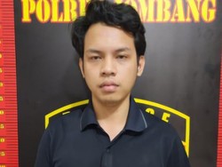 Modus Licik Stifen Ngaku Alumni FK UI Tipu Dokter di Jombang iPhone 16