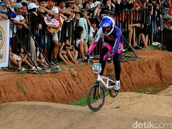 Ratusan Pembalap Ramaikan Mini Cross BMX Nasional di Pamekasan