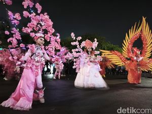 Peserta Semarang Night Carnival Akhirnya Tampil di Simpang Lima