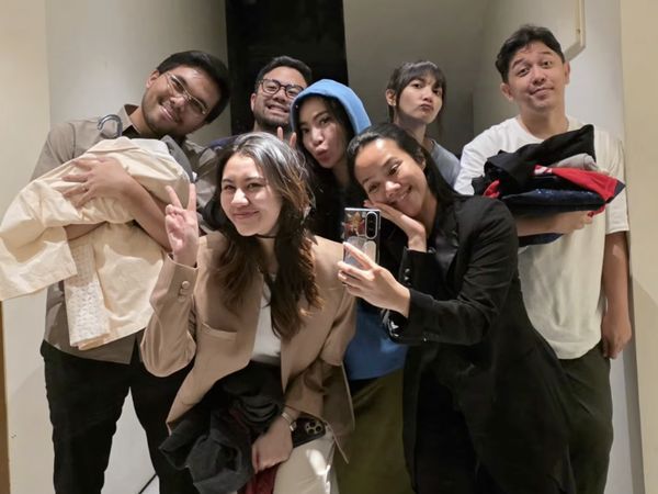 Sheila Dara Bagi-bagikan Baju Vidi Aldiano ke Sahabat Almarhum