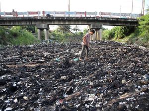 Sungai di Deli Serdang Penuh Sampah dan Limbah