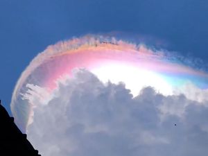 Viral Awan Pelangi Muncul di Langit Jonggol Bogor, BMKG: Bukan Tanda Bahaya