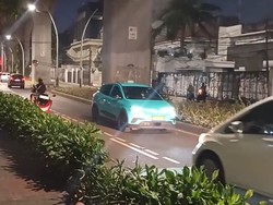 Video: Viral Taksi Green SM Lawan Arah di Sejumlah Lokasi di Jakarta