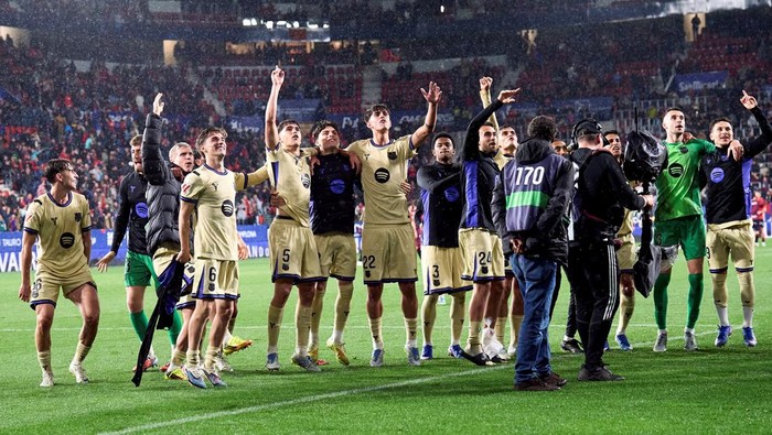 PAMPLONA, SPAIN - MAY 02: Players of FC Barcelona celebrate the victory following the LaLiga EA Sports match between CA Osasuna and FC Barcelona at Estadio El Sadar on May 02, 2026 in Pamplona, Spain. (Photo by Pablo Rodriguez/Quality Sport Images/Ge