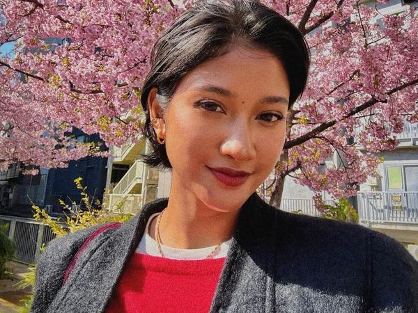 Intip Liburan Claresta Taufan di Jepang, Main Salju-Berburu Sakura
