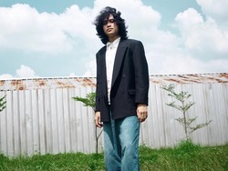 Pengabadian, Cinta dan Kehilangan dalam Album Camarosa