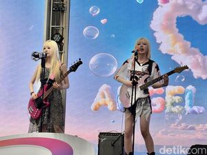 K-Band Duo Angel Noise Debut Busking di Jakarta!