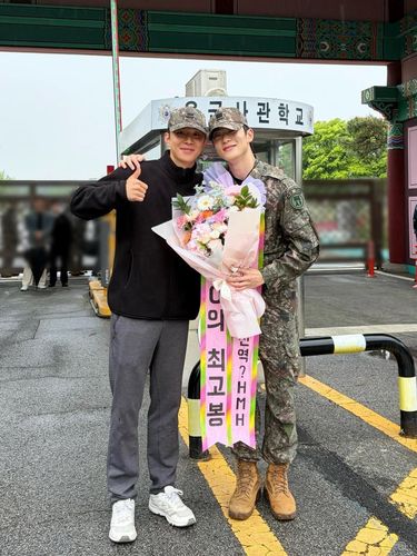 Jaehyun NCT resmi menyelesaikan wajib militer pada Minggu, (3/5/2026).