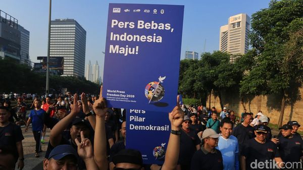 Jalan Sehat Warnai Hari Kebebasan Pers Sedunia di Jakarta