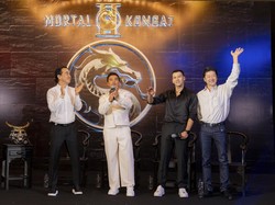 Aksi Saling Puji Joe Taslim dan Cast Mortal Kombat II